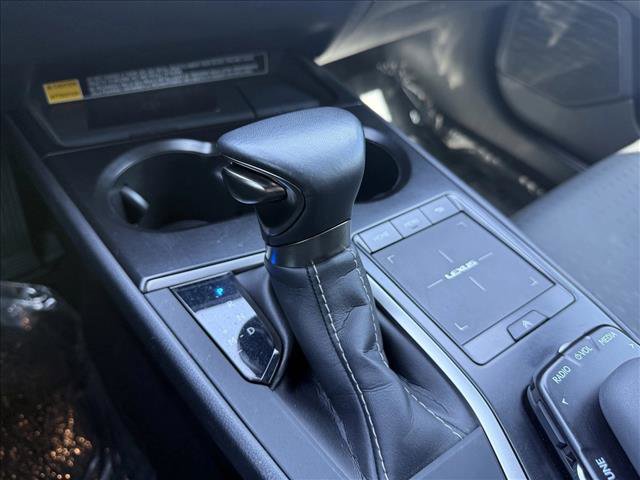 Used 2021 Lexus UX 200 w/ Accessory Package (Z2) image 16