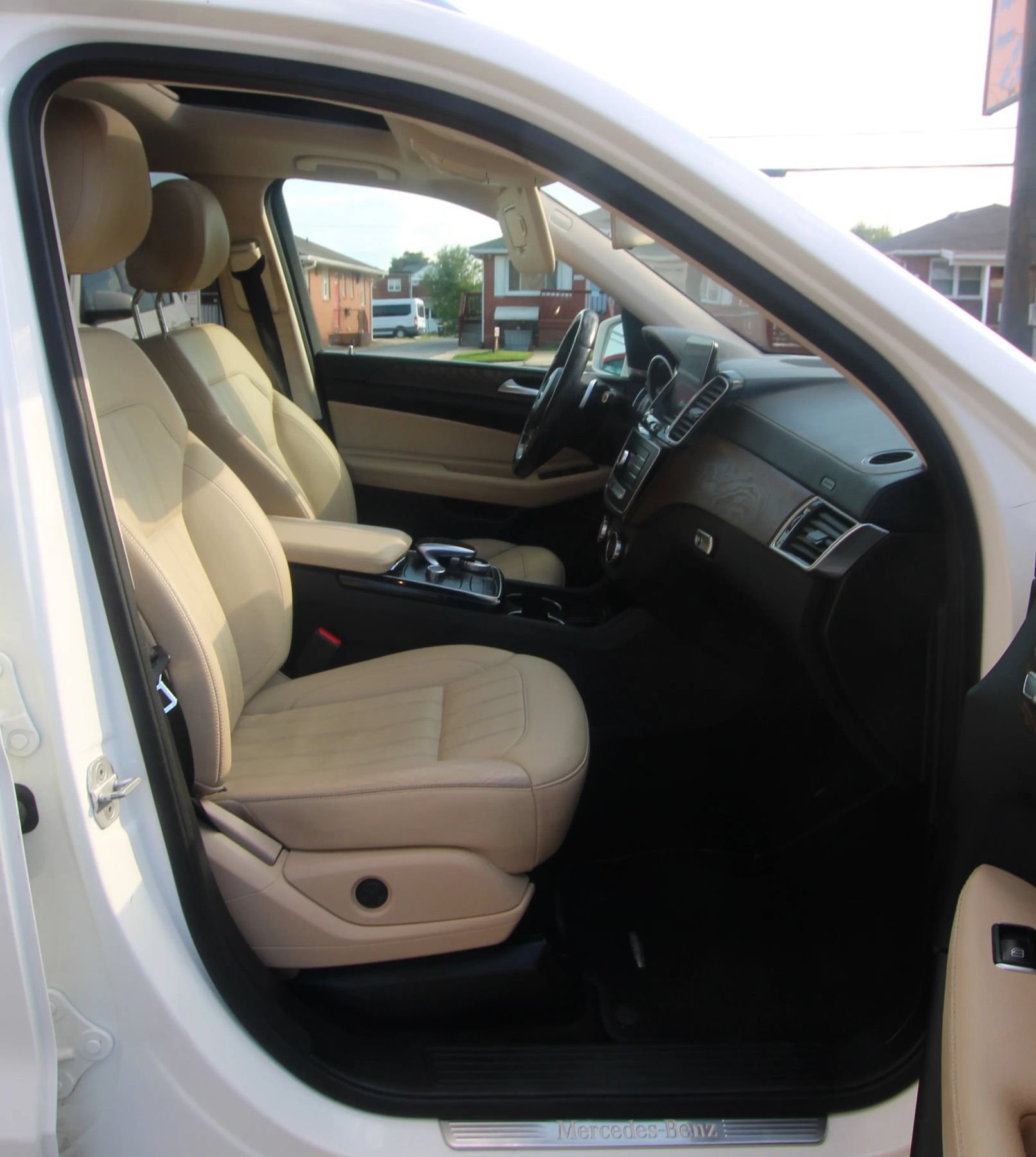 Used 2017 Mercedes-Benz GLS 450 4MATIC w/ Premium Package image 10