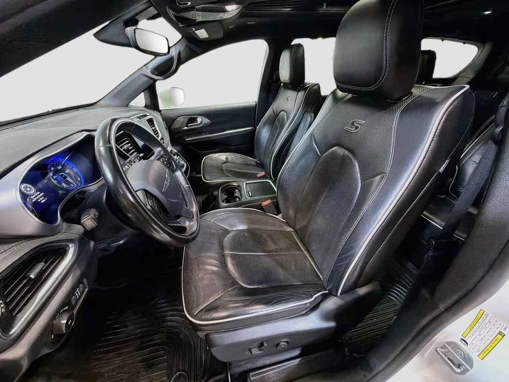 Used 2019 Chrysler Pacifica Limited w/ S Appearance Package FWD image 21