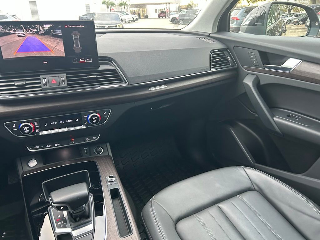 Used 2023 Audi Q5 2.0T Premium w/ Convenience Package image 11