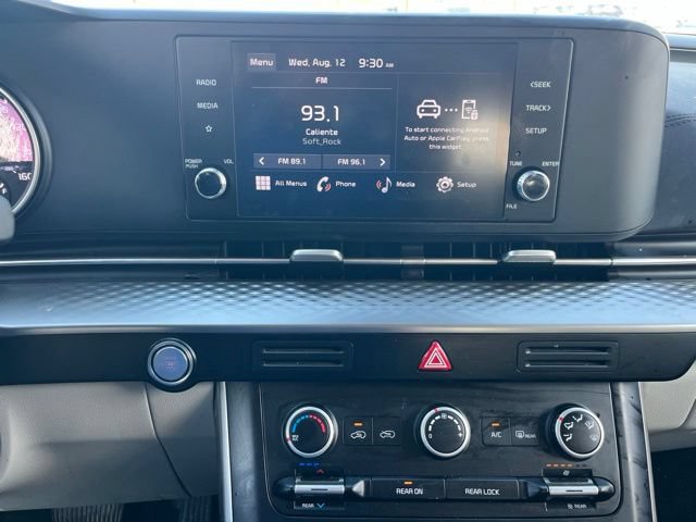 Used 2024 Kia Carnival LX FWD image 13