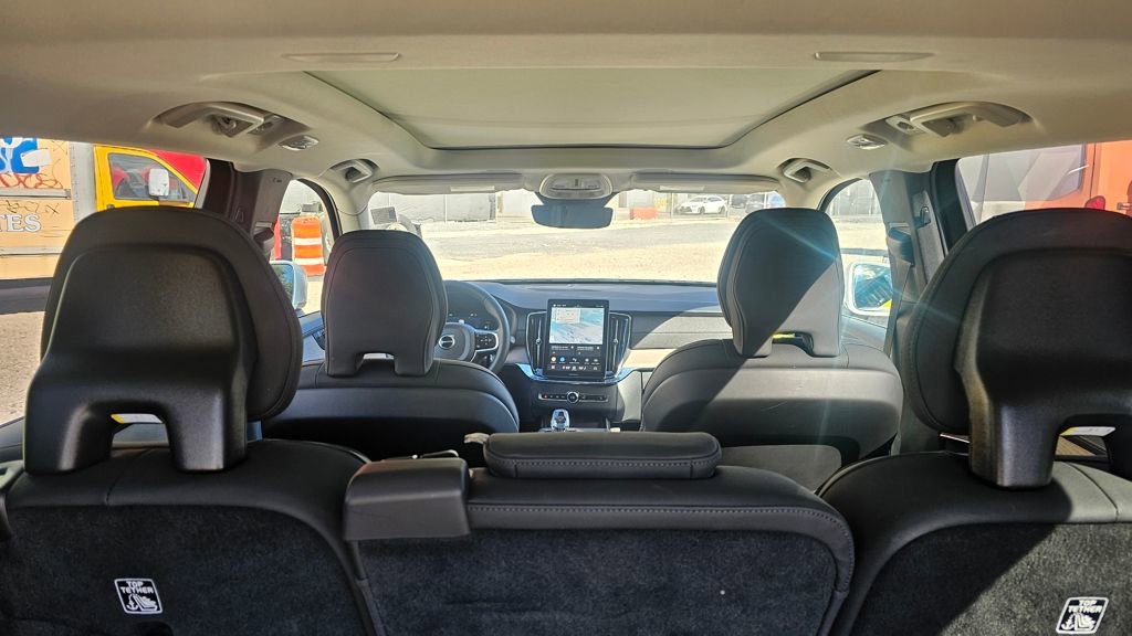 Certified 2025 Volvo XC90 T8 Plus w/ Protection Package Premier image 8