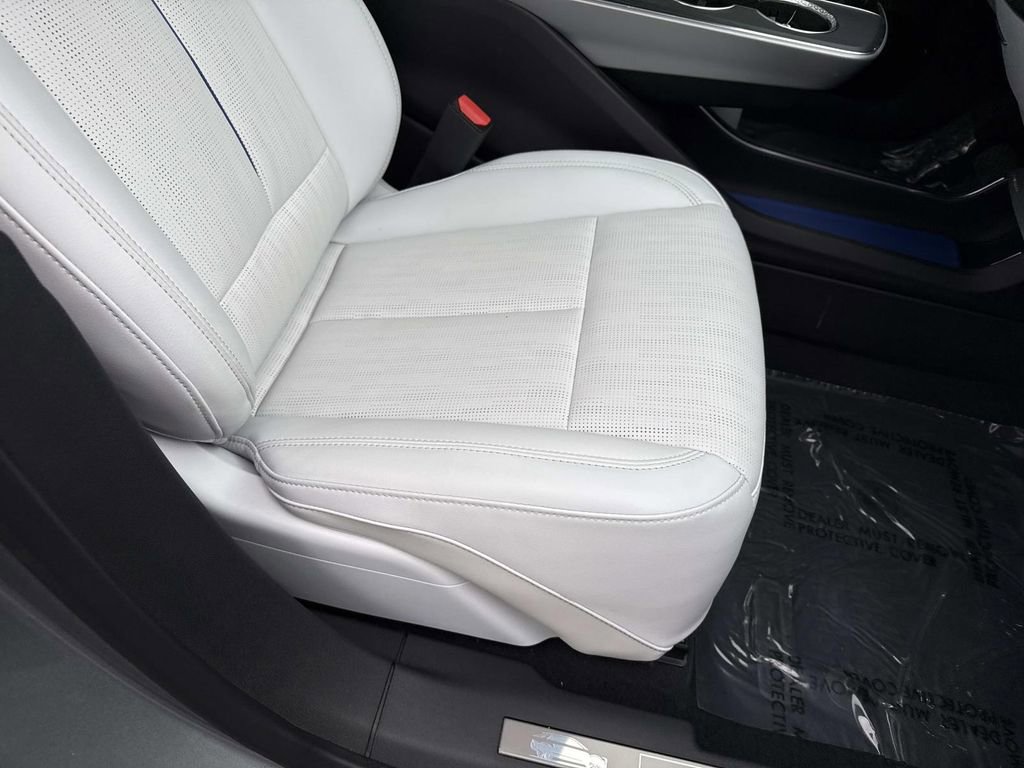 Certified 2024 Cadillac Lyriq Sport image 12