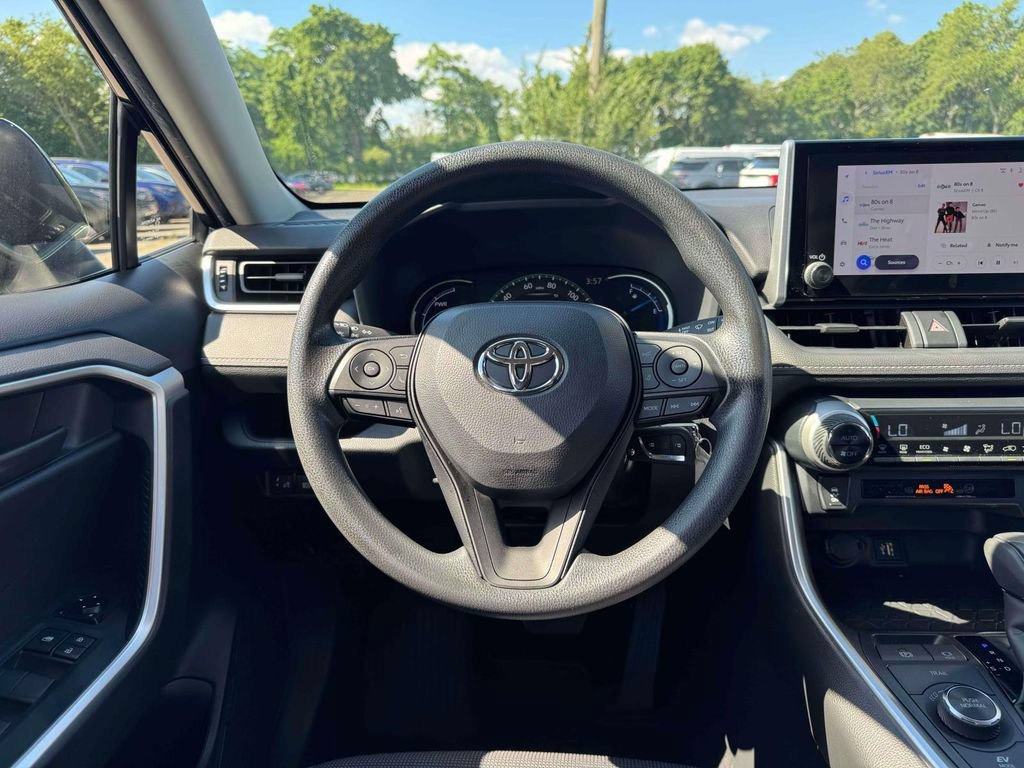 Used 2023 Toyota RAV4 LE AWD/4WD image 22