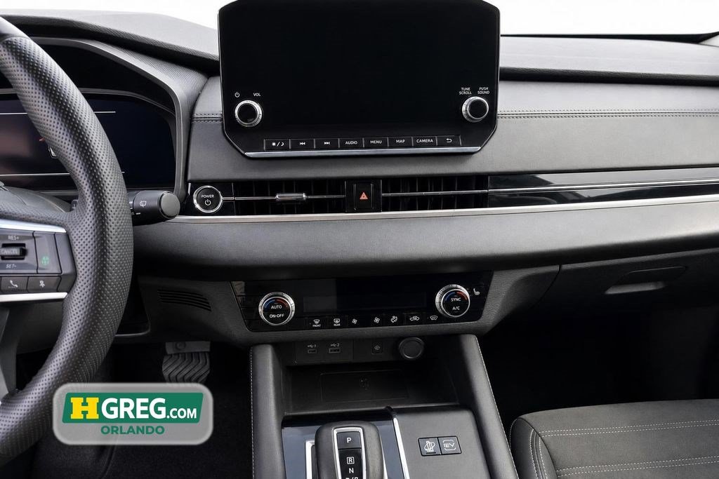 Used 2024 Mitsubishi Outlander SE AWD/4WD image 15