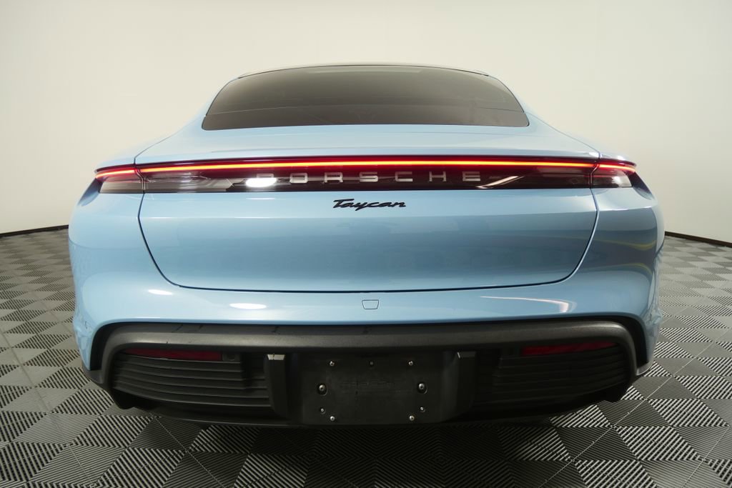 Used 2022 Porsche Taycan image 6
