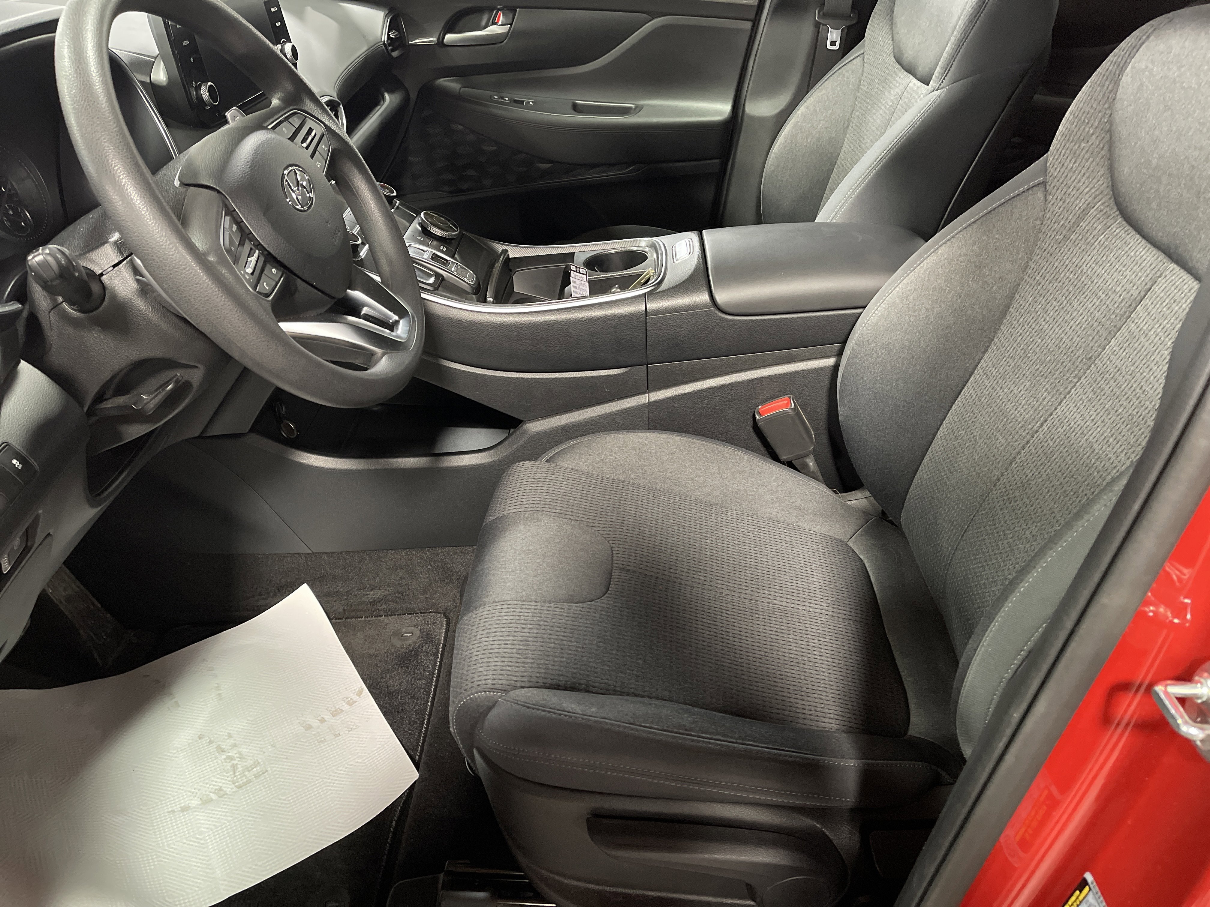 Used 2023 Hyundai Santa Fe SE image 9