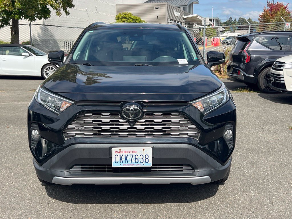Used 2019 Toyota RAV4 Limited w/ Advanced Technology Package AWD/4WD image 4