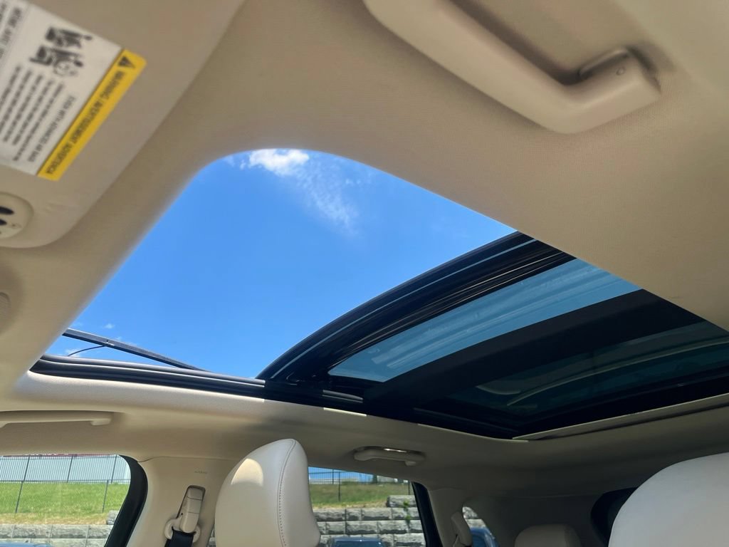 Used 2018 Ford Edge SEL w/ Equipment Group 201A AWD/4WD image 18