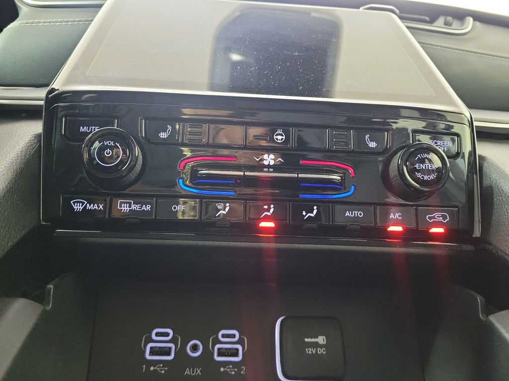 Used 2023 Jeep Grand Cherokee Limited w/ Black Appearance Package RWD image 22