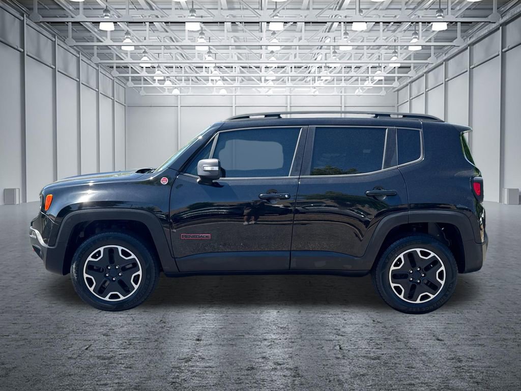 Used 2016 Jeep Renegade Trailhawk w/ Popular Equipment Group AWD/4WD image 4