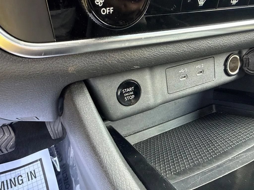 Used 2024 Nissan Rogue S FWD image 20