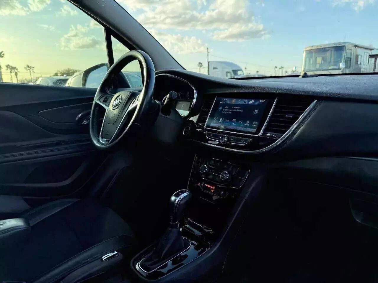 Used 2018 Buick Encore Sport Touring image 27