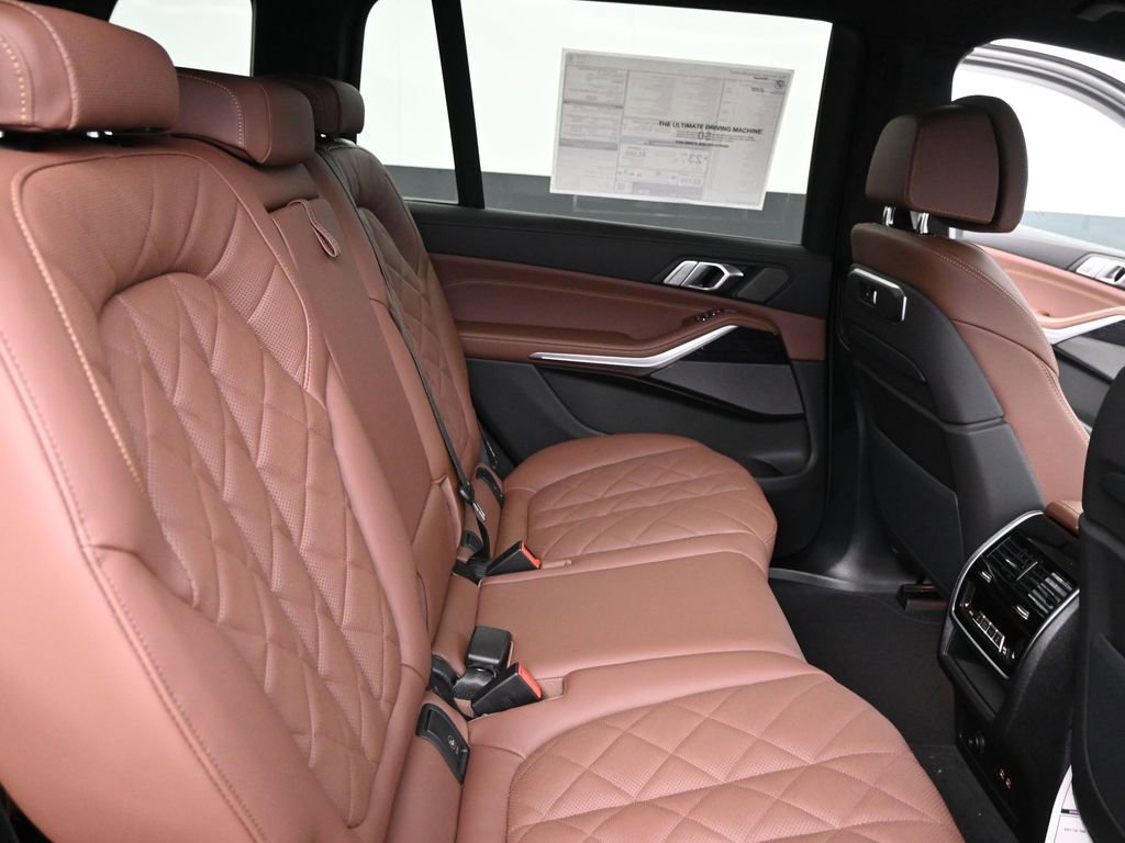 New 2026 BMW X7 xDrive40i w/ M Sport Package AWD/4WD image 25