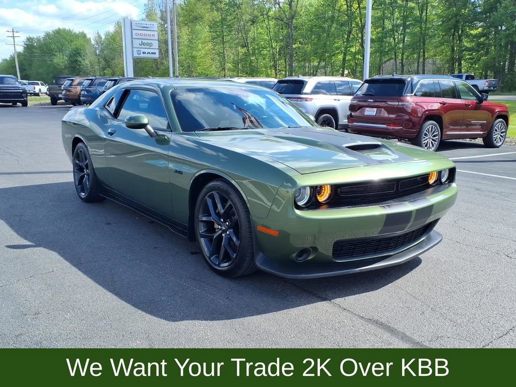Used 2023 Dodge Challenger R/T w/ Blacktop Package RWD image 4