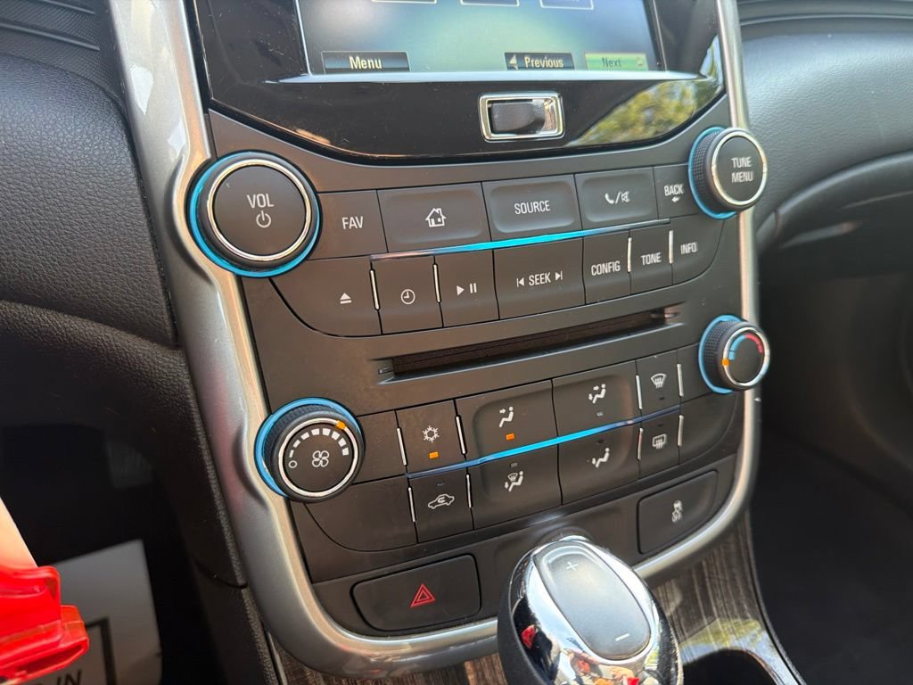 Used 2015 Chevrolet Malibu LT FWD image 31