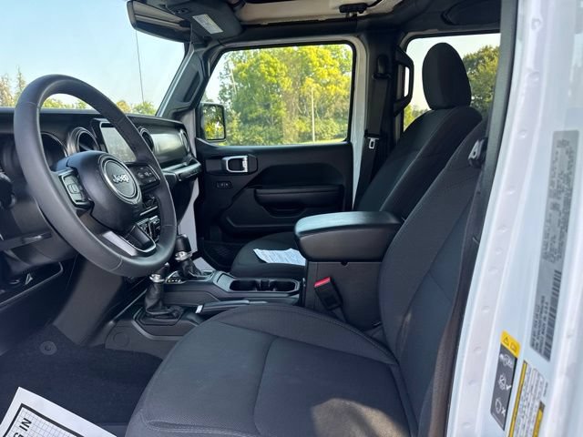 Used 2023 Jeep Wrangler Unlimited Sport AWD/4WD image 16