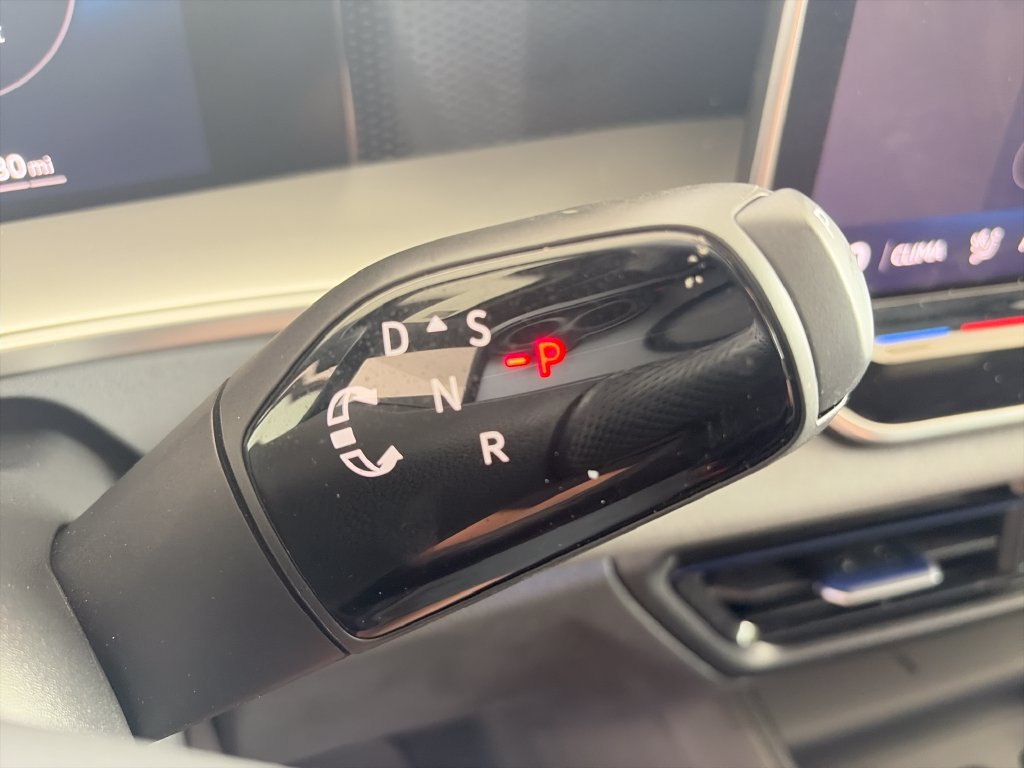 Certified 2025 Volkswagen Tiguan SE R-Line FWD image 28