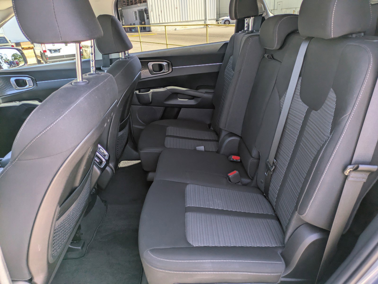 Certified 2023 Kia Sorento LX image 11