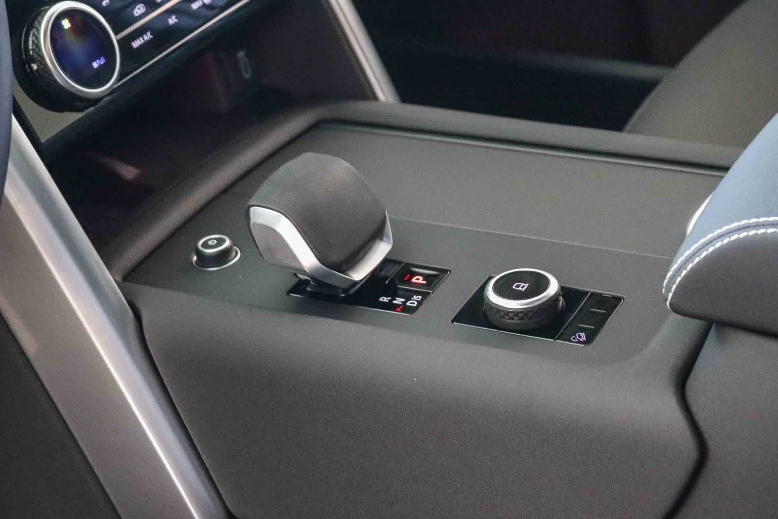 New 2026 Land Rover Discovery Dynamic SE AWD/4WD image 19