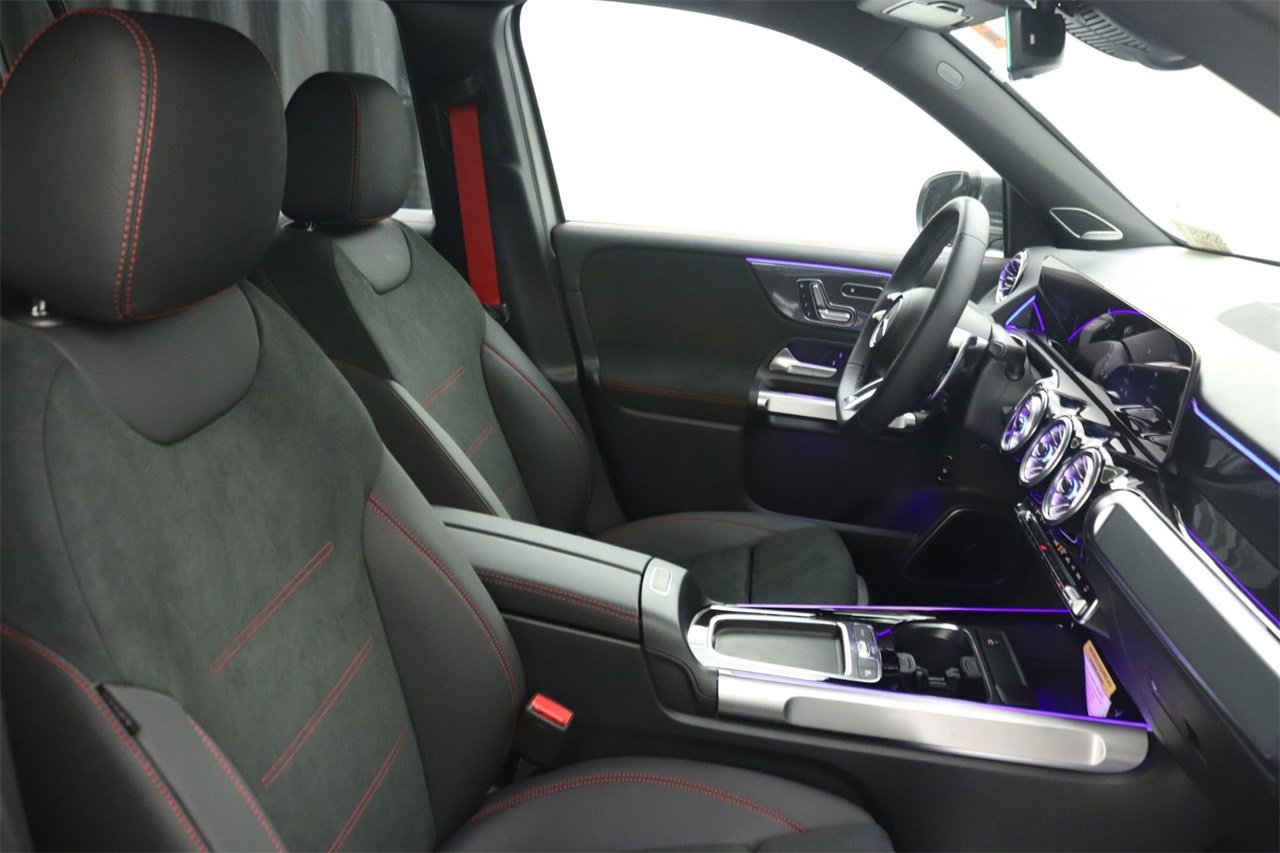 New 2025 Mercedes-Benz GLB 35 AMG 4MATIC image 9