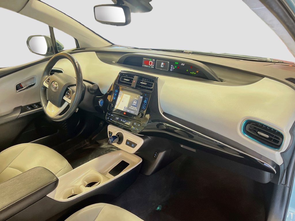 Used 2017 Toyota Prius Four FWD image 29