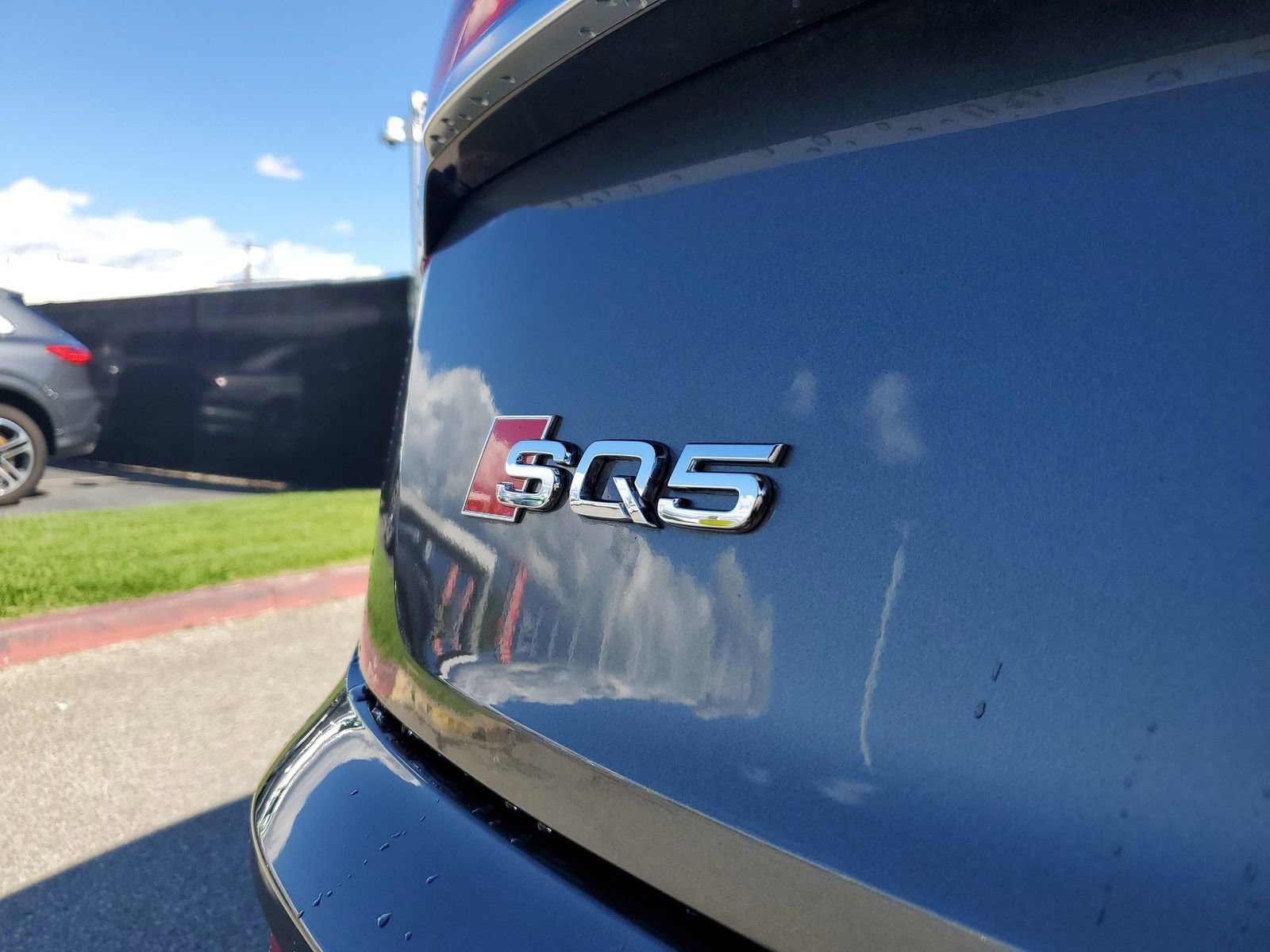 Used 2025 Audi SQ5 Premium Plus w/ Premium Plus Package image 7