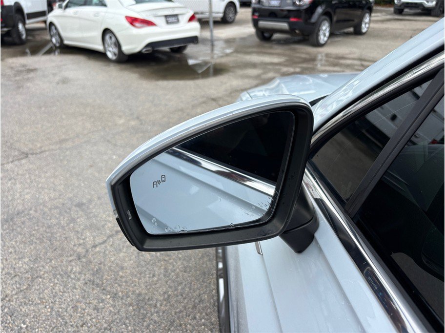 Used 2019 Volkswagen Tiguan SEL R-Line FWD image 18