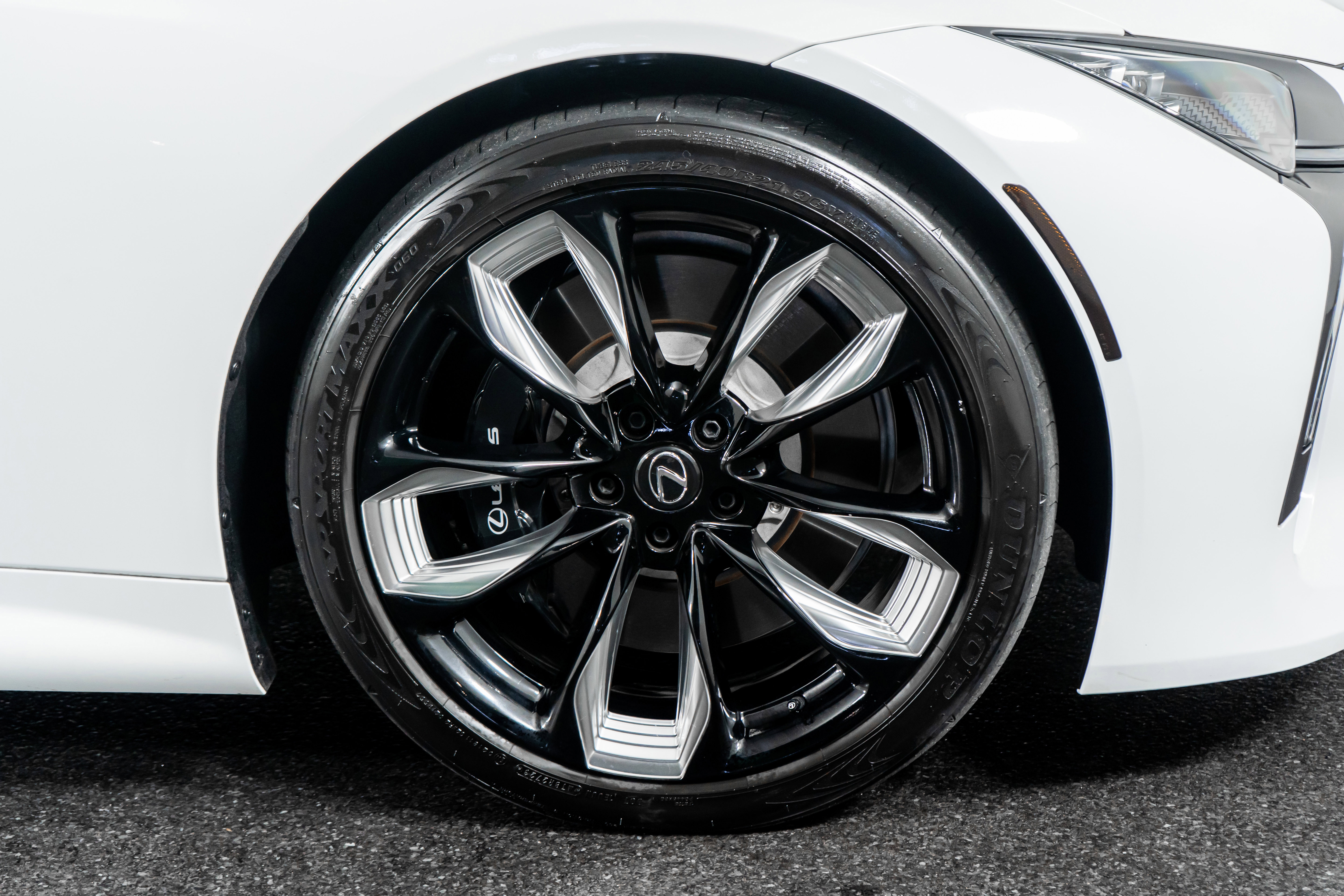 Used 2024 Lexus LC 500 Convertible image 6