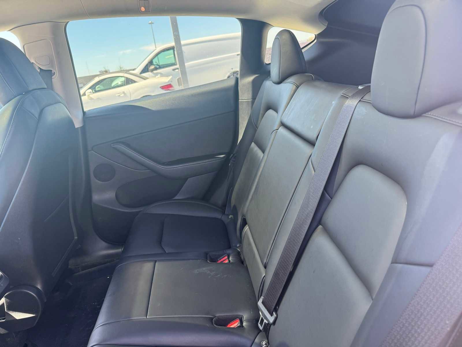 Used 2022 Tesla Model Y Long Range image 9