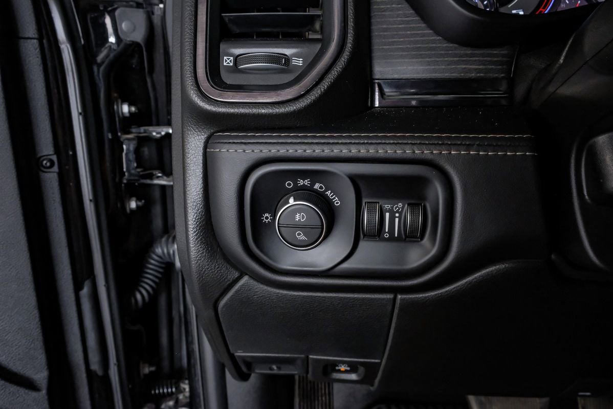 Used 2022 RAM 3500 Limited image 29