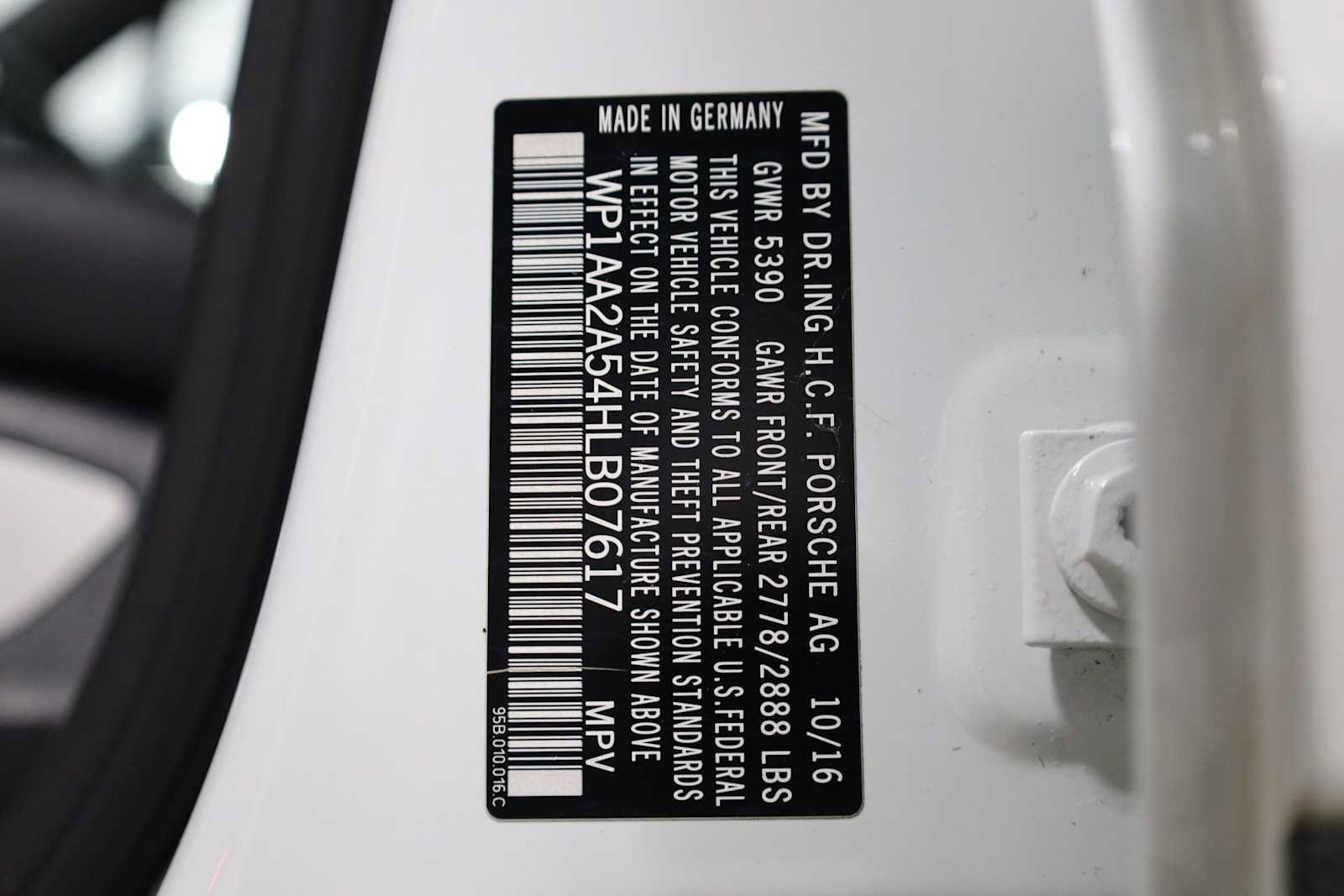 Used 2017 Porsche Macan image 44