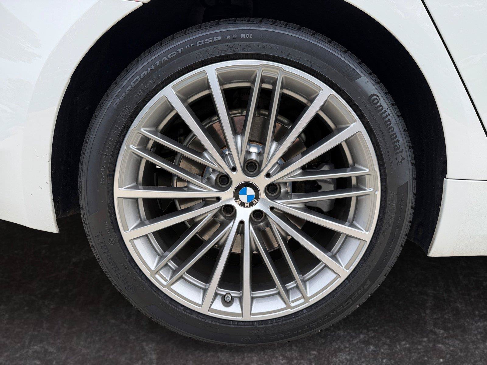 Used 2020 BMW 530i xDrive w/ Convenience Package AWD/4WD image 28