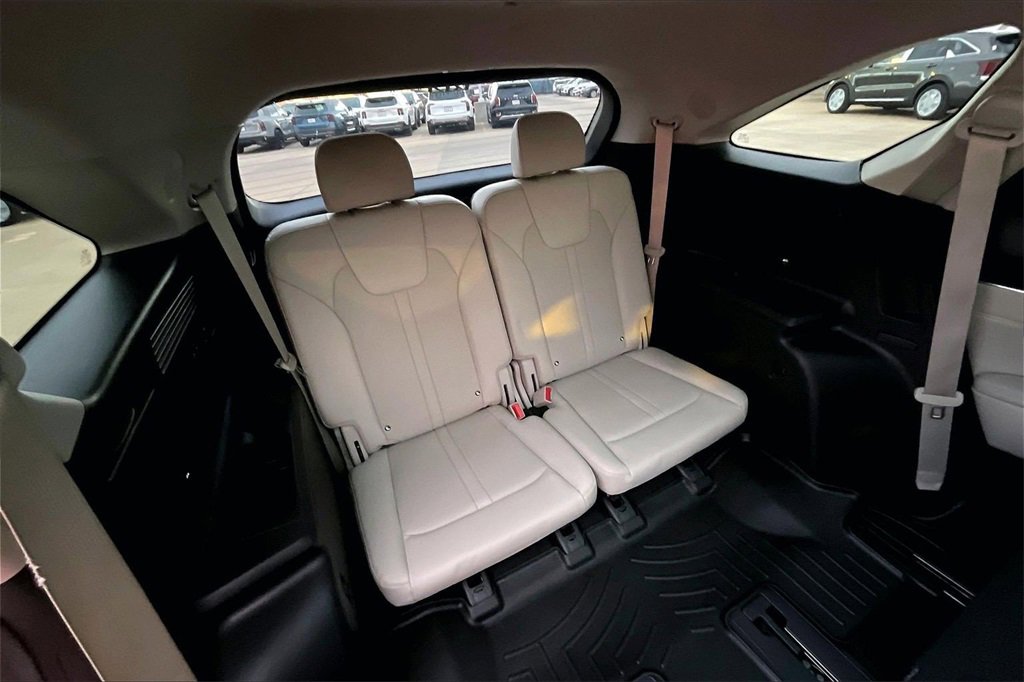 Certified 2022 Kia Sorento SX Prestige w/ Panoramic Sunroof Package image 28