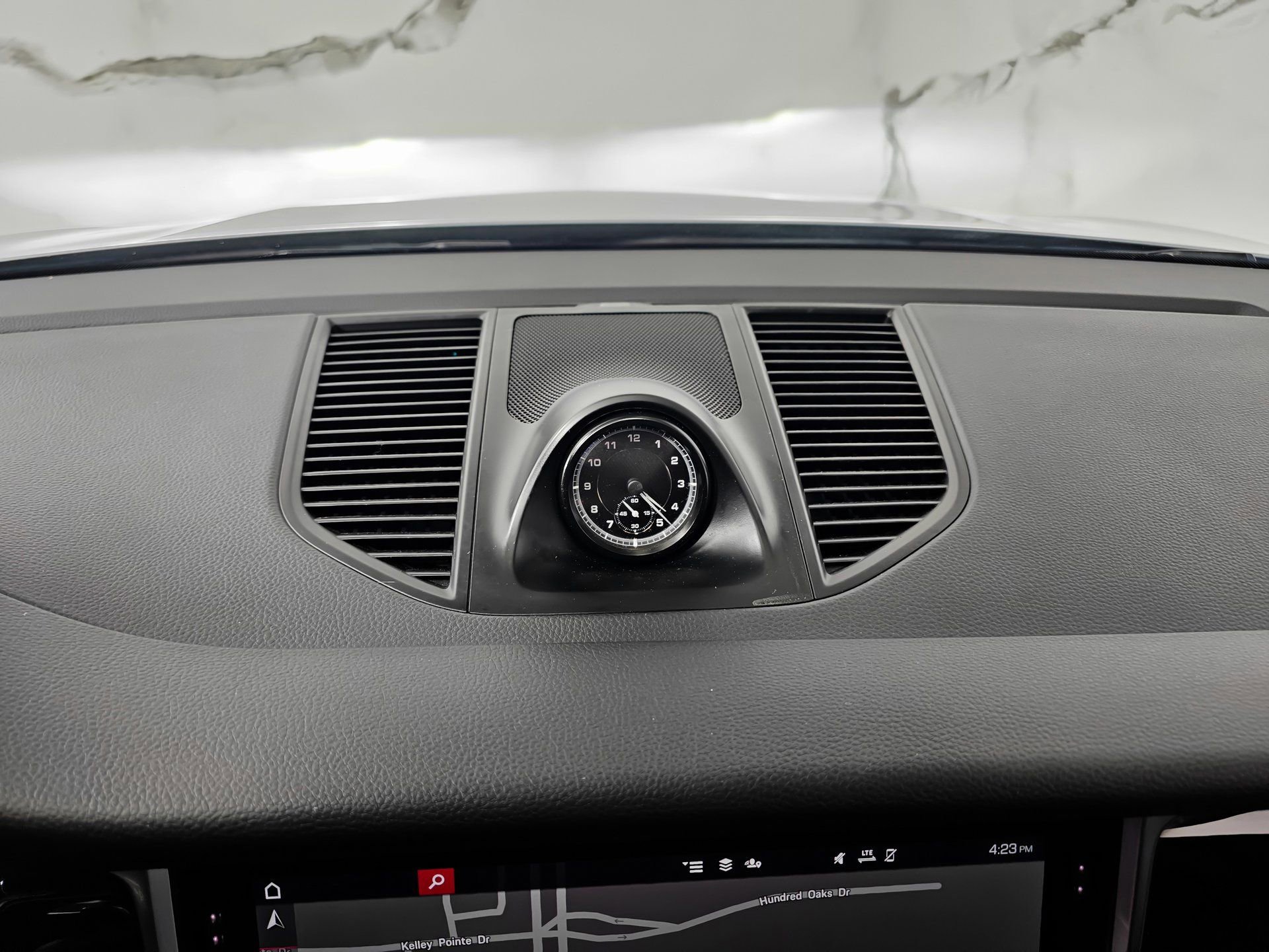 Used 2024 Porsche Macan Turbo image 24