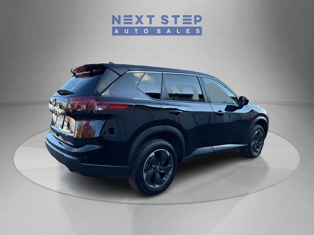 Used 2024 Nissan Rogue SV AWD/4WD image 8