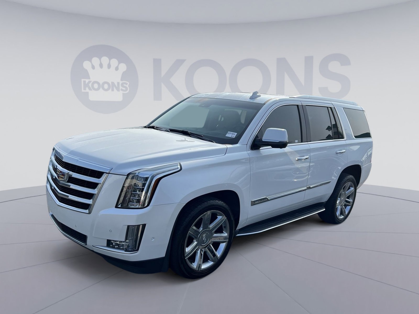 Used 2017 Cadillac Escalade Luxury image 1