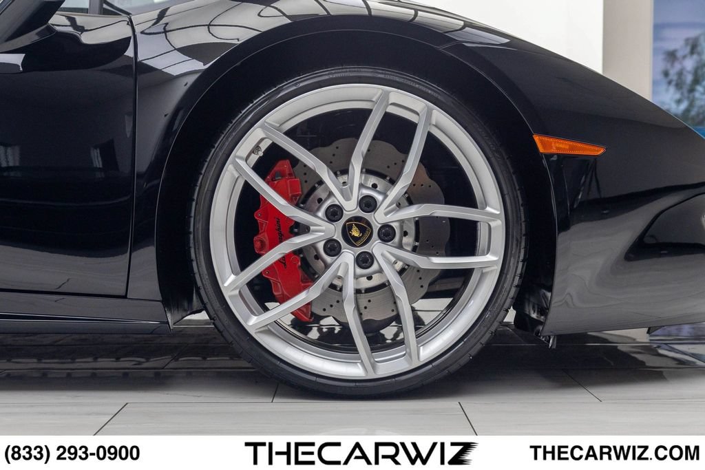 Used 2016 Lamborghini Huracan LP 580-2 RWD image 36