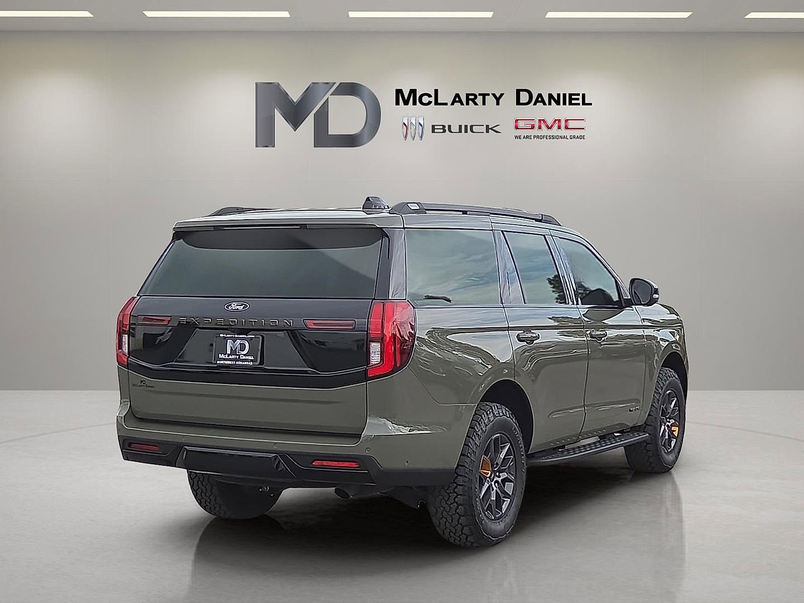 Used 2025 Ford Expedition Tremor AWD/4WD image 5