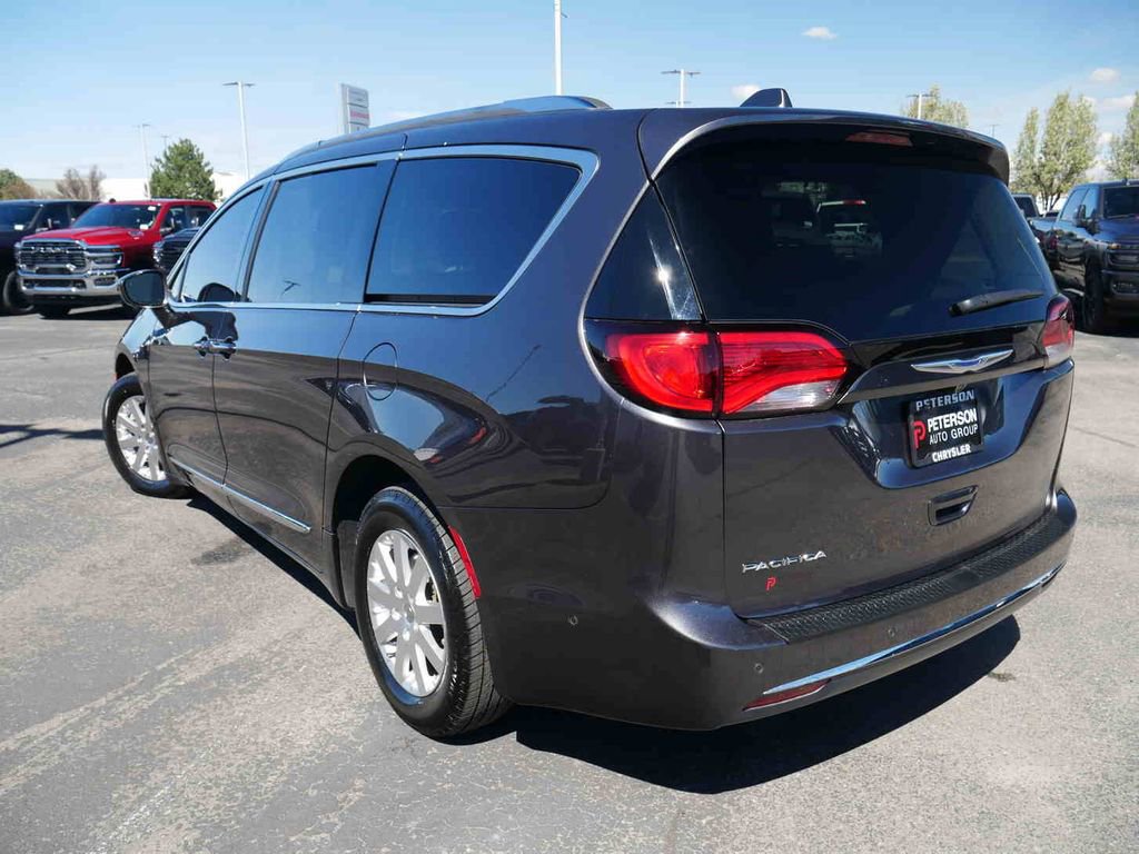 Used 2019 Chrysler Pacifica Touring-L w/ Advanced Safetytec Group image 18