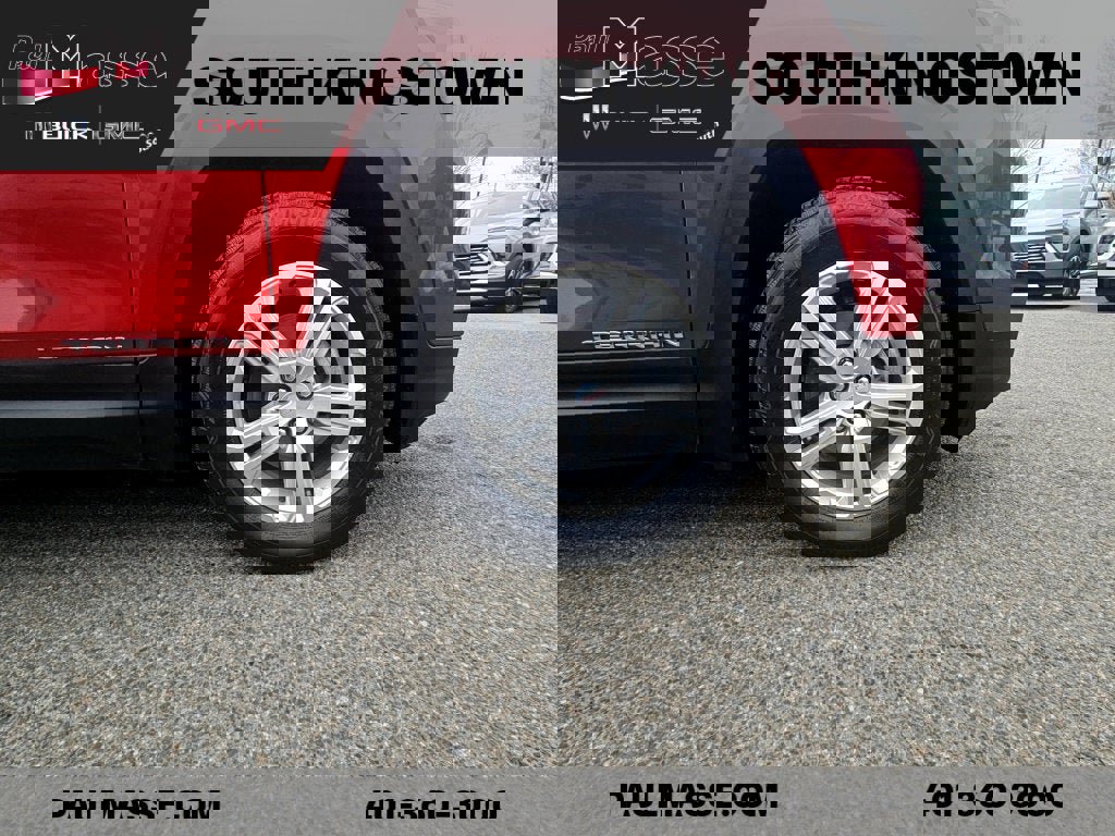 Used 2022 GMC Terrain SLE w/ Driver Convenience Package image 15