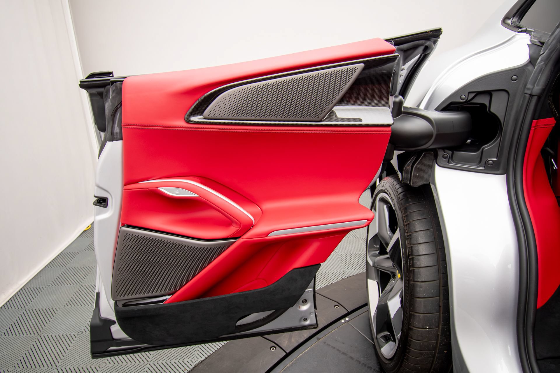 Used 2025 Ferrari Purosangue AWD/4WD image 42
