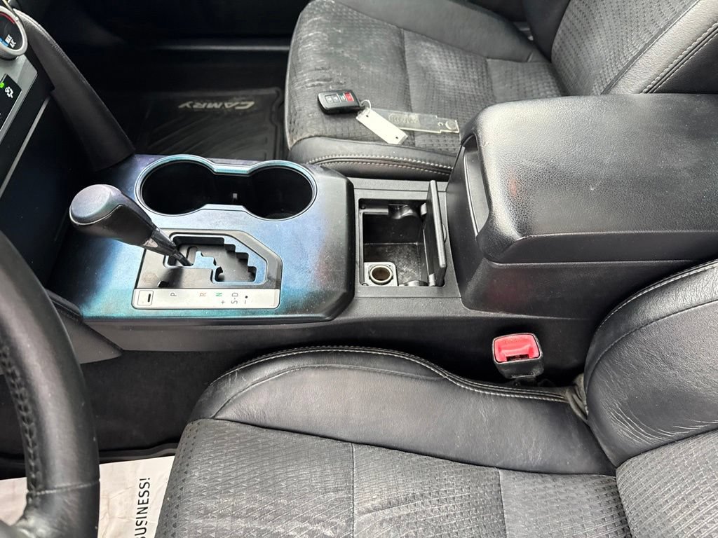 Used 2014 Toyota Camry SE w/ Moonroof Package FWD image 27