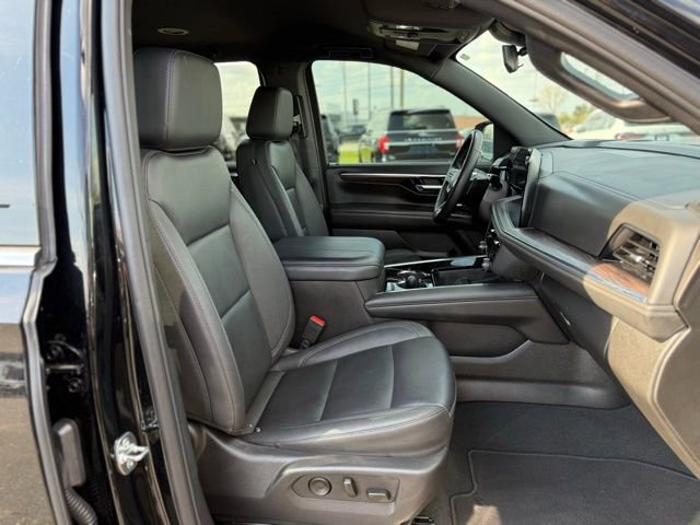 Used 2025 Chevrolet Tahoe LT AWD/4WD image 20