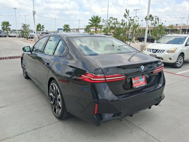 New 2026 BMW 530i w/ M Sport Package RWD image 4