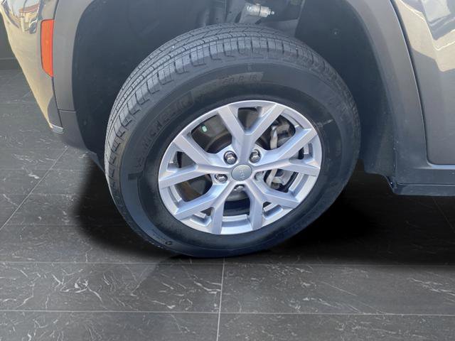 Used 2022 Jeep Grand Cherokee L Limited AWD/4WD image 49