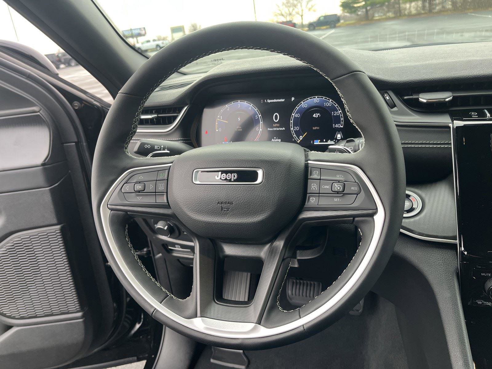 New 2025 Jeep Grand Cherokee L Altitude image 15