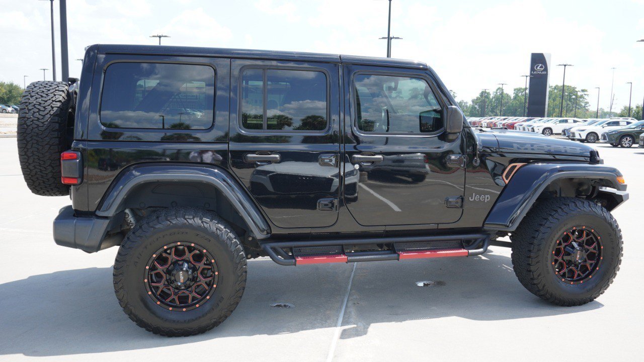 Used 2019 Jeep Wrangler Unlimited Sahara w/ Quick Order Package 24M Moab AWD/4WD image 4