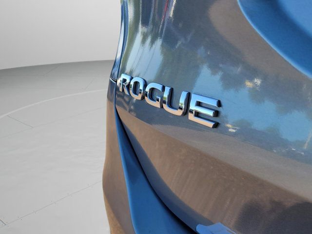 Used 2016 Nissan Rogue SV w/ SV Family Package FWD image 43