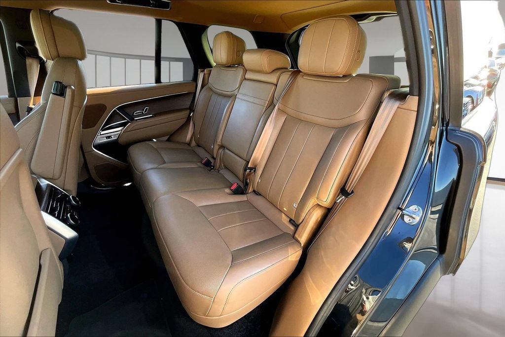 Certified 2025 Land Rover Range Rover SE AWD/4WD image 20